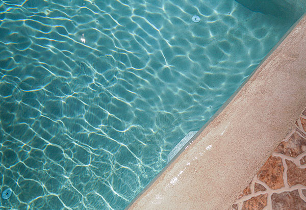 Textura y revestimiento continuo para piscinas de cemento en hoteles, villas y chalets │ la Eliana Valencia Quartzalia